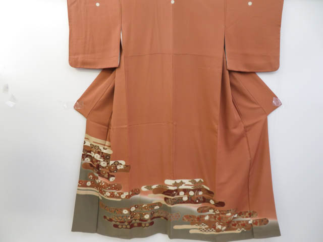 リサイクル　色留袖　ヱ霞に古典柄　比翼仕立て　三つ紋　着物